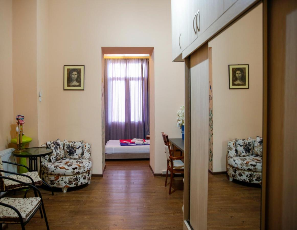 Apartment On Chubinashvili 30 Tbilisi Exterior photo